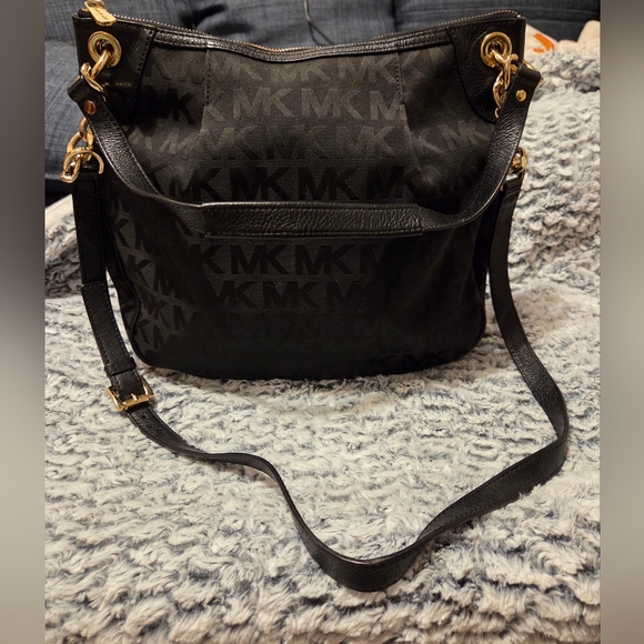 Michael Kors Black Shoulder Bag - Picture 1 of 9